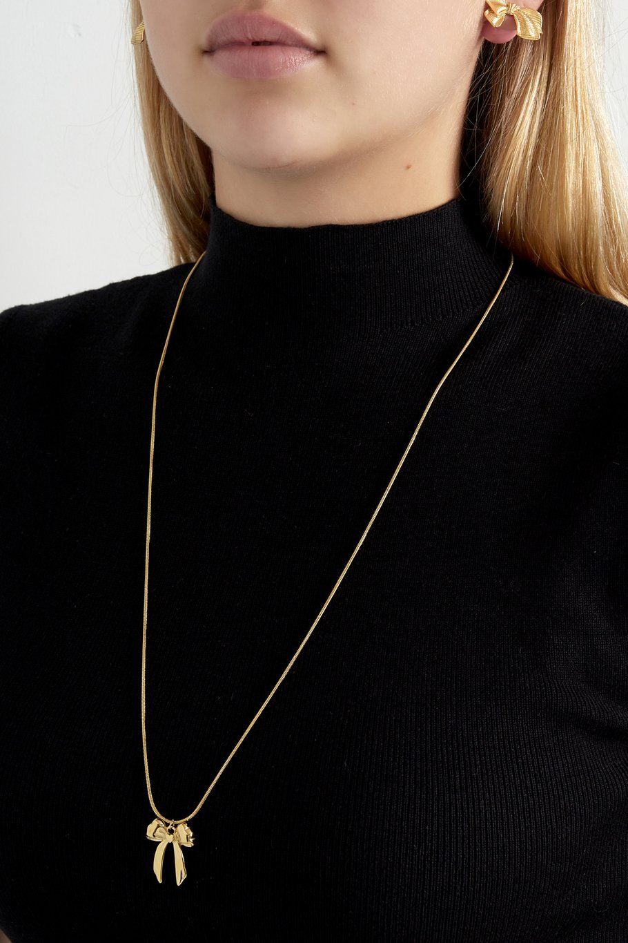 classic necklace with large bow Picture2